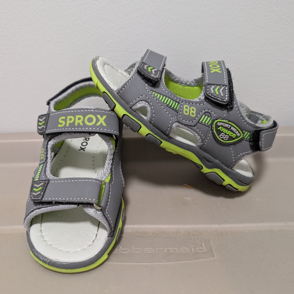 Gray and Green Sporty Sandals with Adjustable Straps